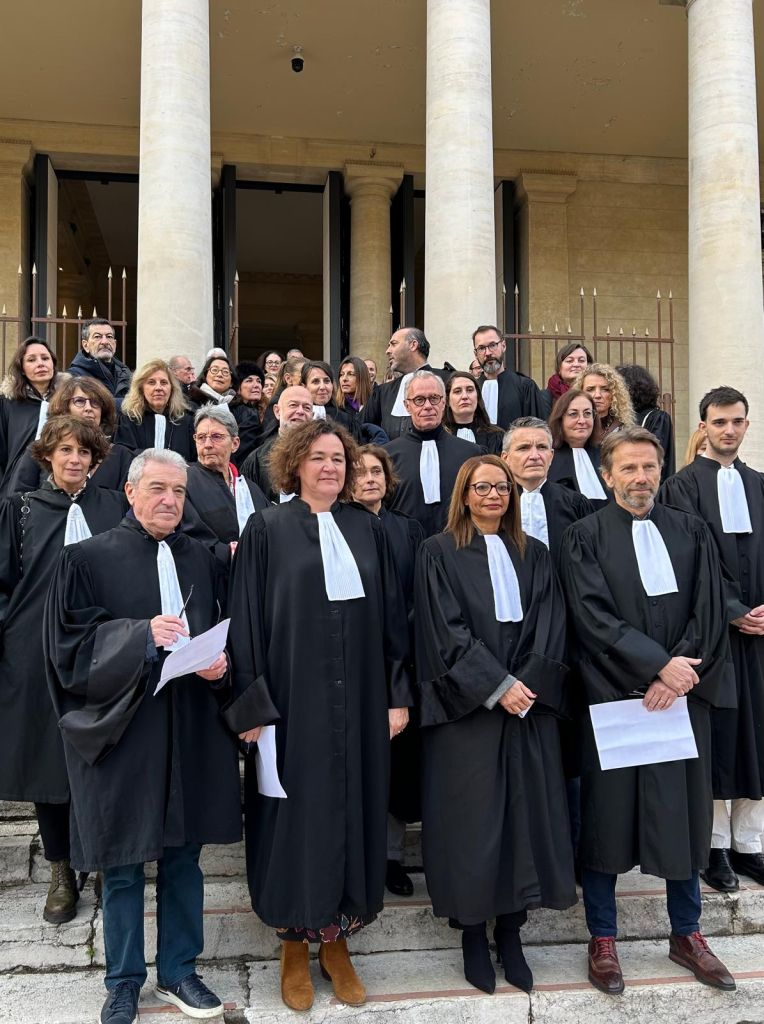 MOBILISATION DU 4 DECEMBRE 2025 : LES AVOCATS DES BARREAUX DU RESSORT DE LA COUR D'APPEL D'AIX EN PROVENCE CONTRE LE PROJET DE DECRET RIVAGE